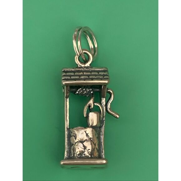 Wishing Well Sterling Silver Jewelry Charm #garden #keepsake - Picture 2 of 3
